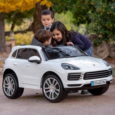 Дистанционное управление и музыка езда на электрических игрушечных автомобилях для детей унисекс батарейки
