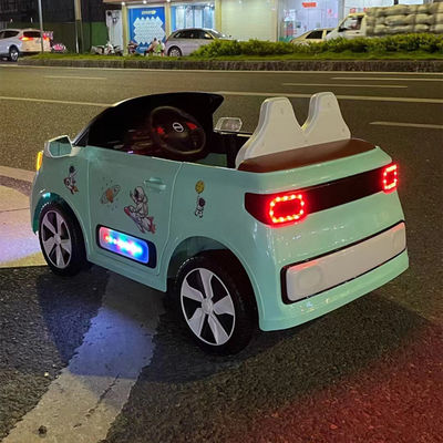 Пластмассовая электрическая езда на игрушечном автомобиле 12 В для детей с дистанционным управлением раннего образования